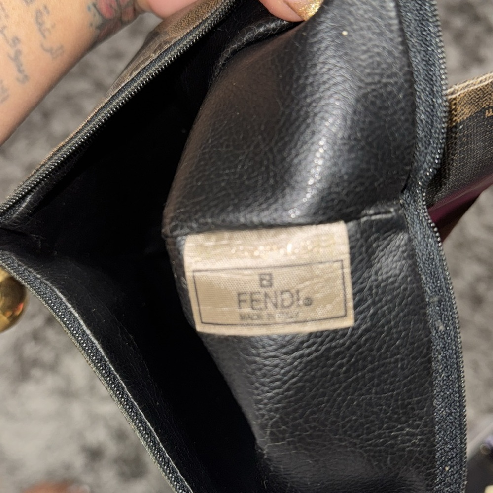 Fendi pouch - Picture 4 of 6